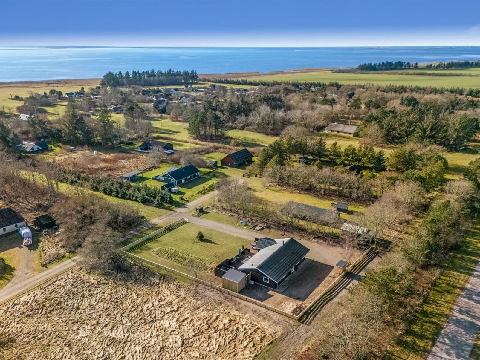 "Elisaveta" - 400m to the fjord-Draußen