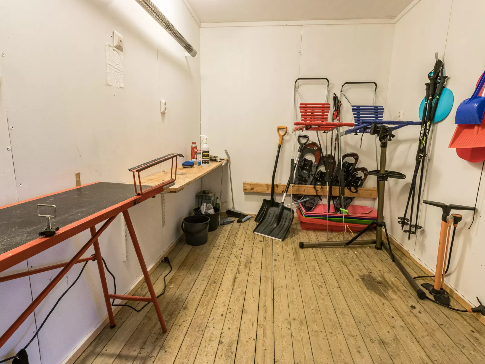 Tuulenpuuska-Drinnen