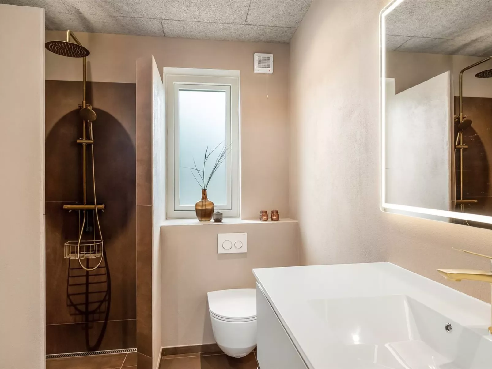 "Øthger" - 1.3km from the sea-Dedans