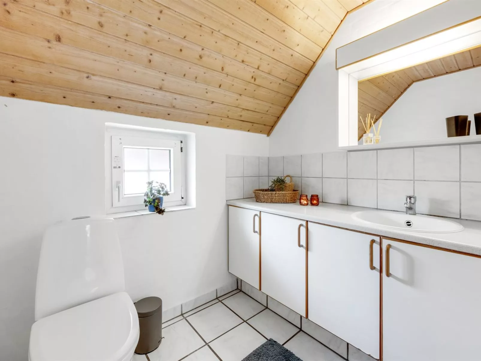 "Ulf" - 2km from the sea-Drinnen