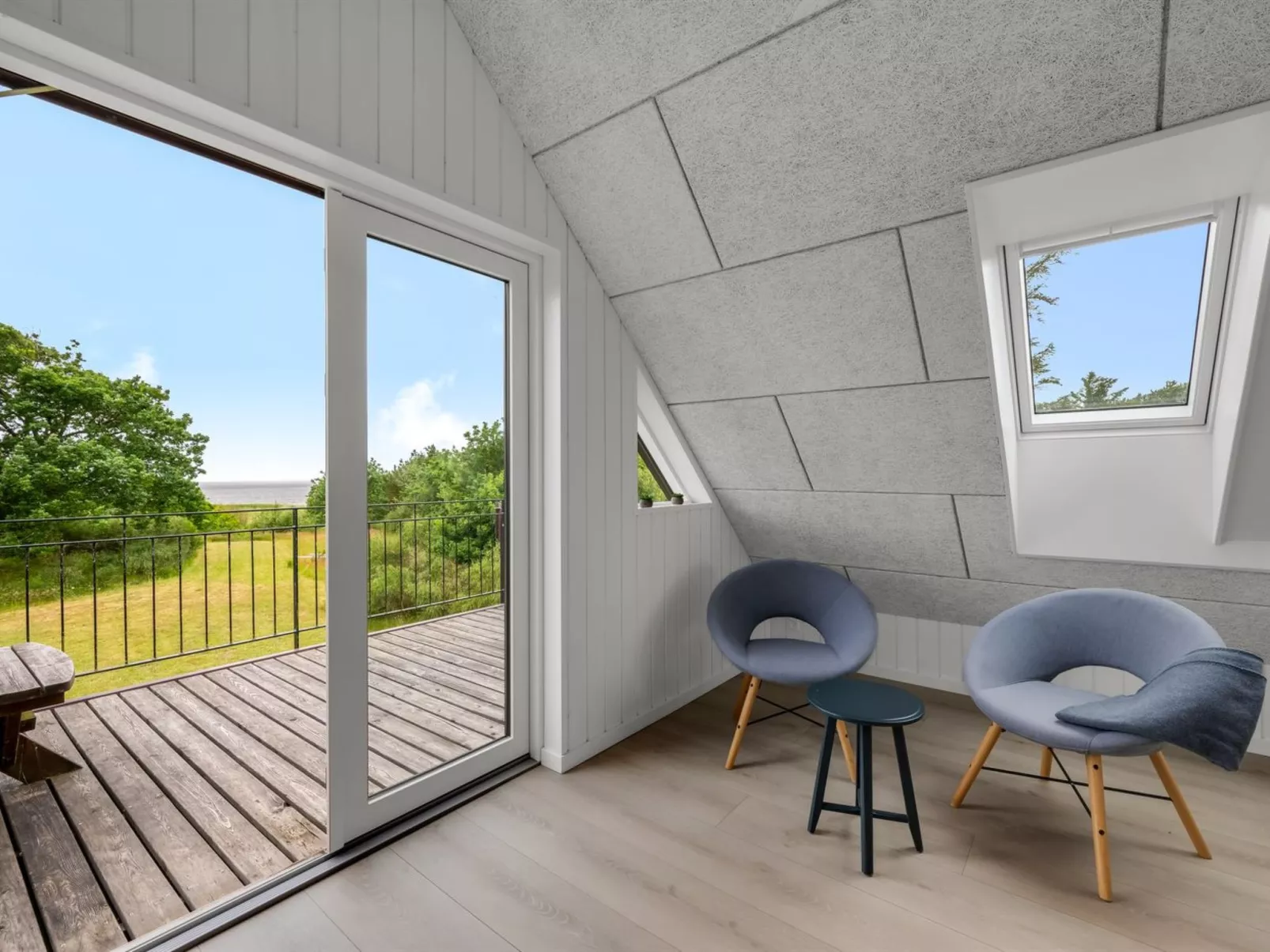 "Gadde" - 100m to the fjord-Inside