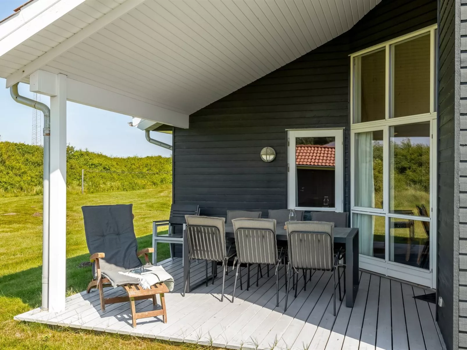 "Ernesta" -  from the sea-Outside