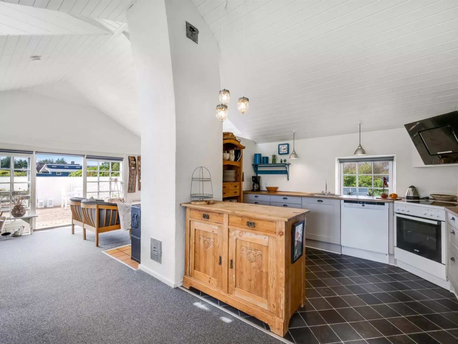 "Reinhard" -  from the sea-Drinnen