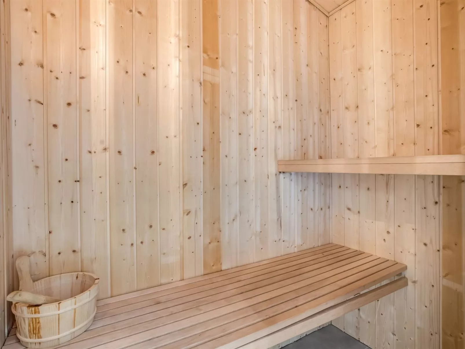 "Fin" - 150m from the sea-Dedans