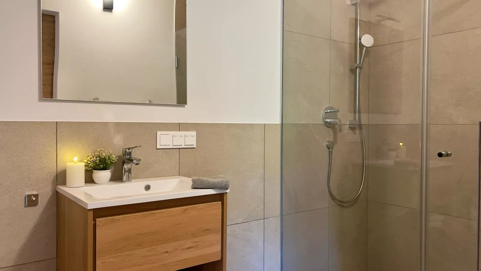 Grebenzen Lodge Starnberg 60A-Bathroom