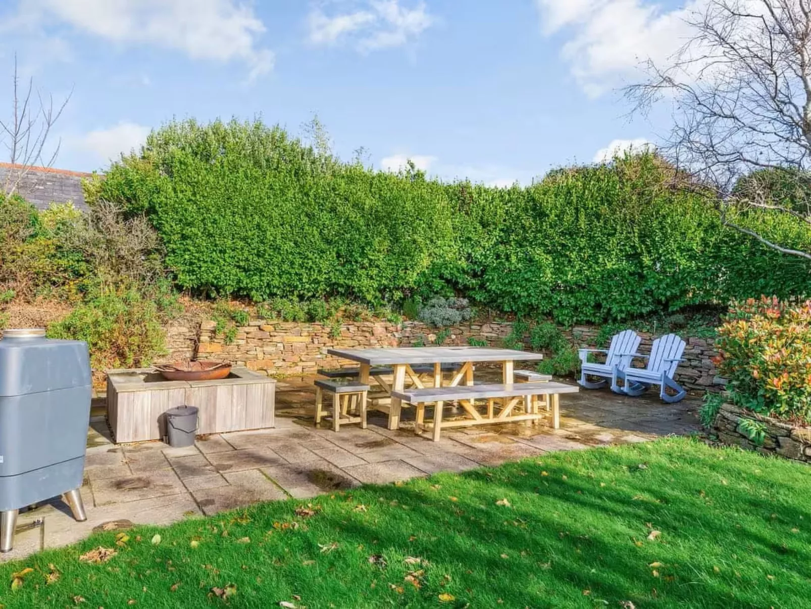 Dingles Cottage-Draußen