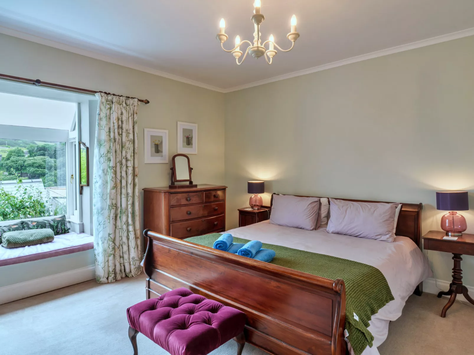 Hillside House-Drinnen