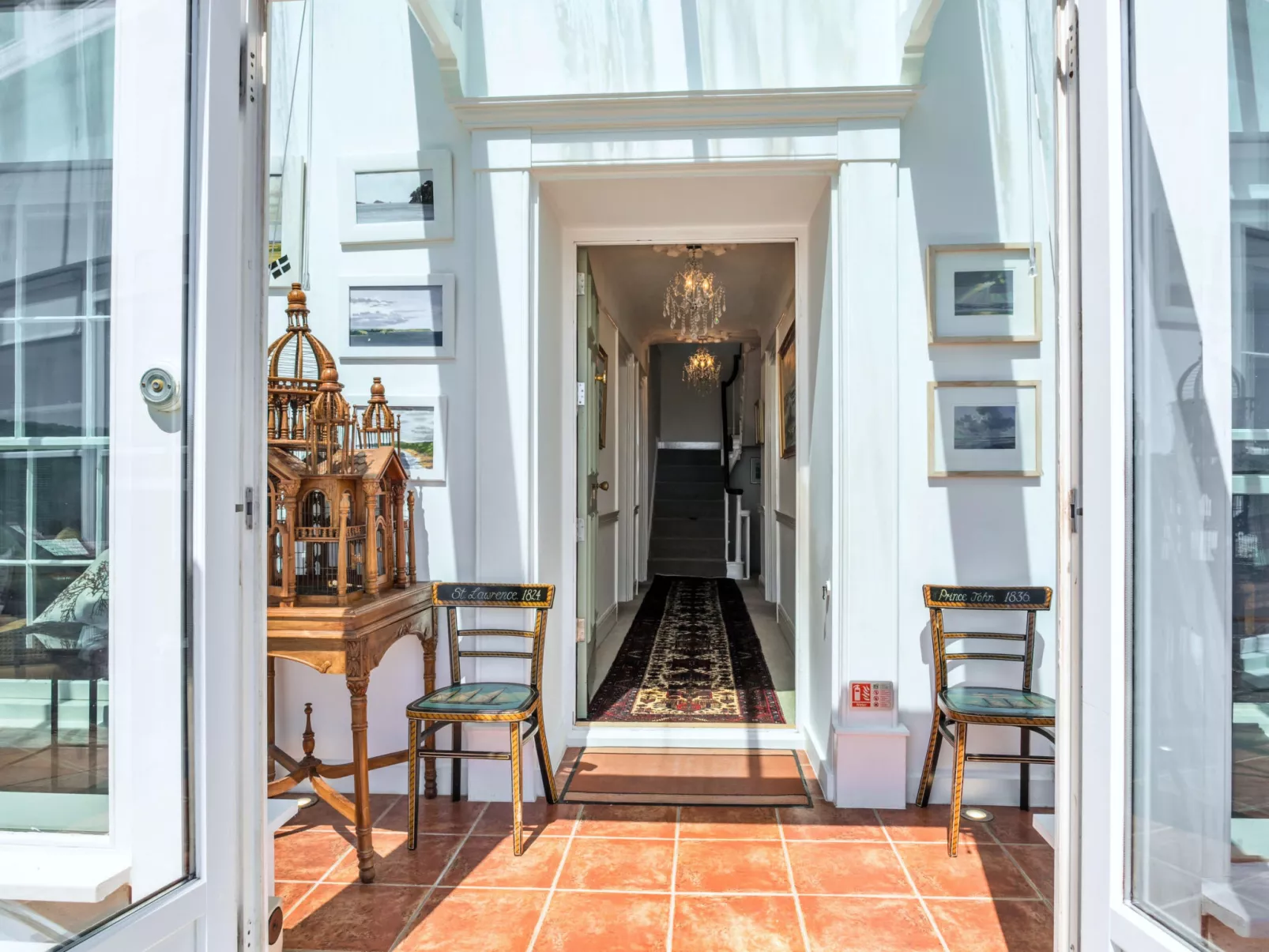 Penley Villa-Drinnen