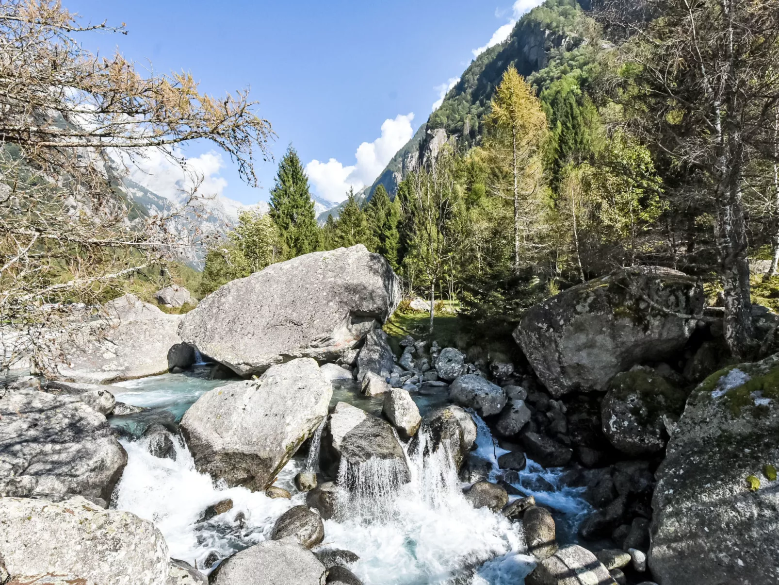 Val di Mello Mountain Flat-Area