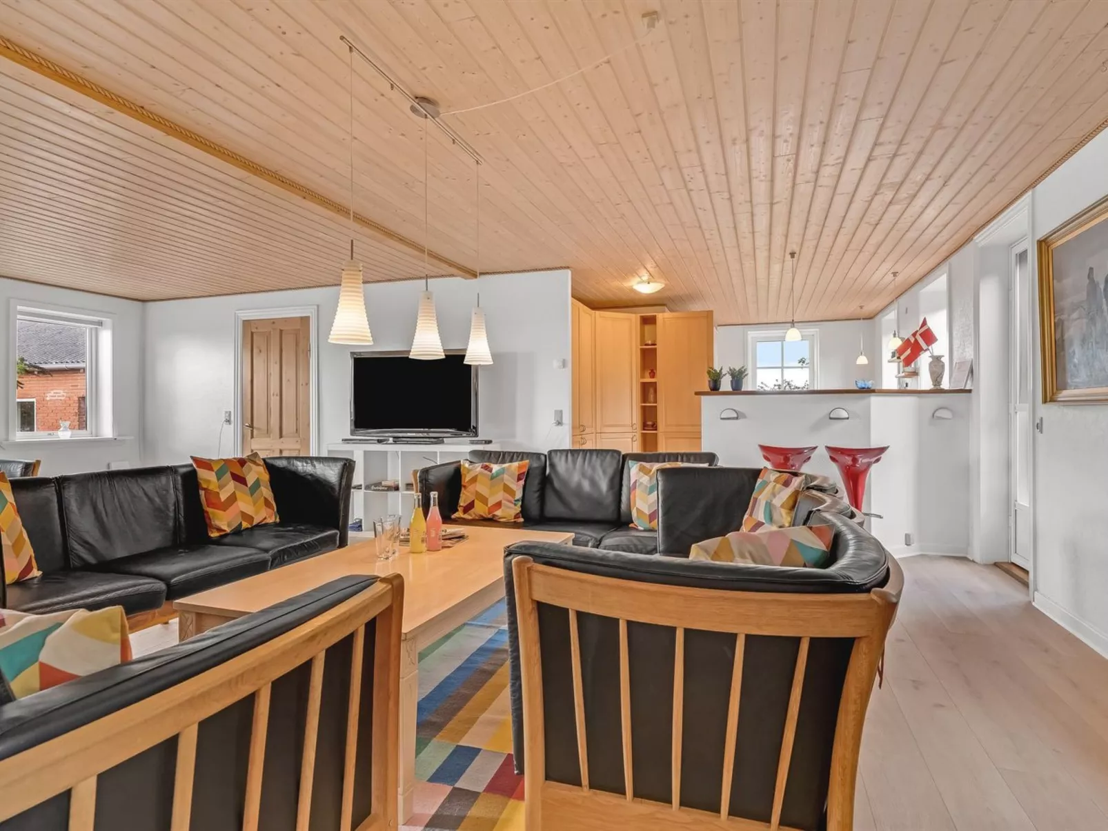 "Nette" - 2km to the fjord-Drinnen