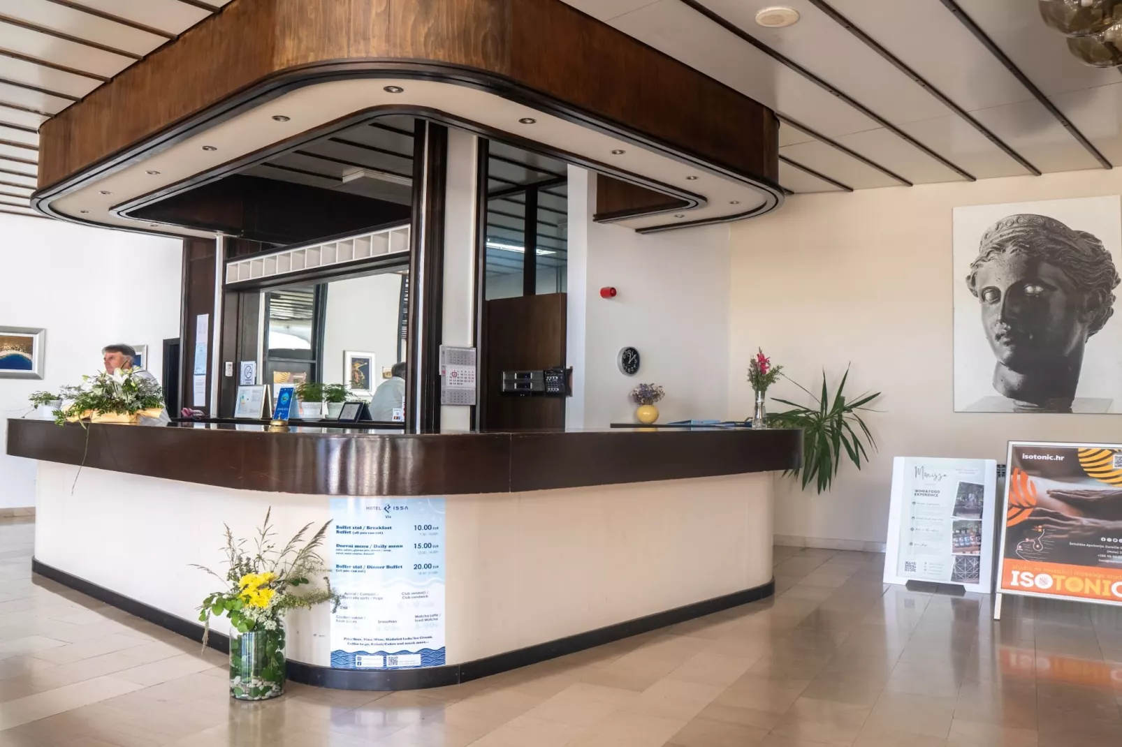 Hotel Issa - Twin Room Sea View-Facilities