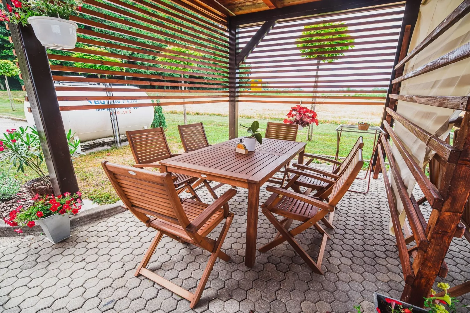 Elegant and Stylish Retreat Apartments with Terrace - Two Bedroom Apartment with Terrace-Extérieur