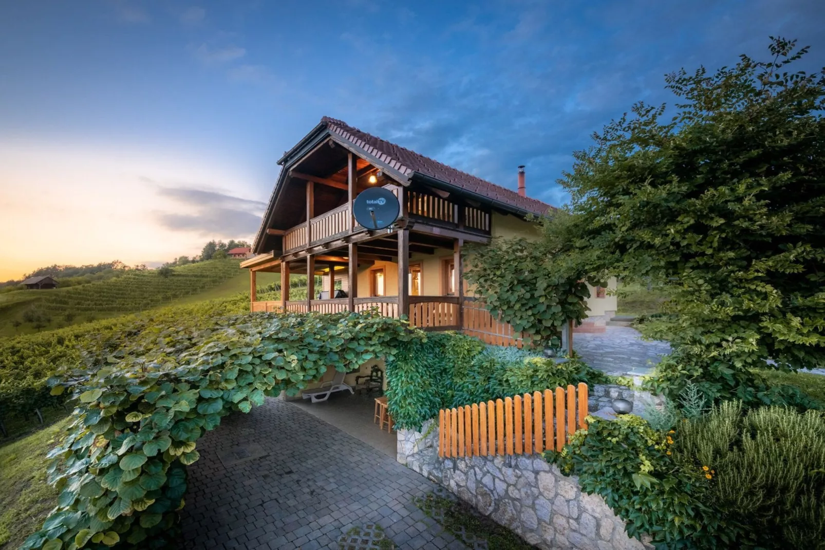 Vivid Hillside Country House with Hot-Tub and Sauna - Two Bedroom Country House-Outdoor