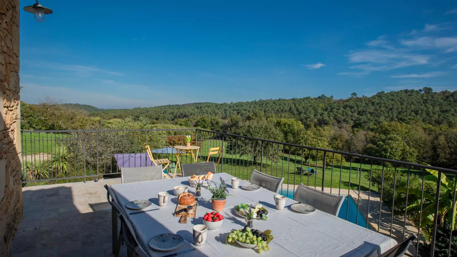 La Roque Haute-Terrace balcony