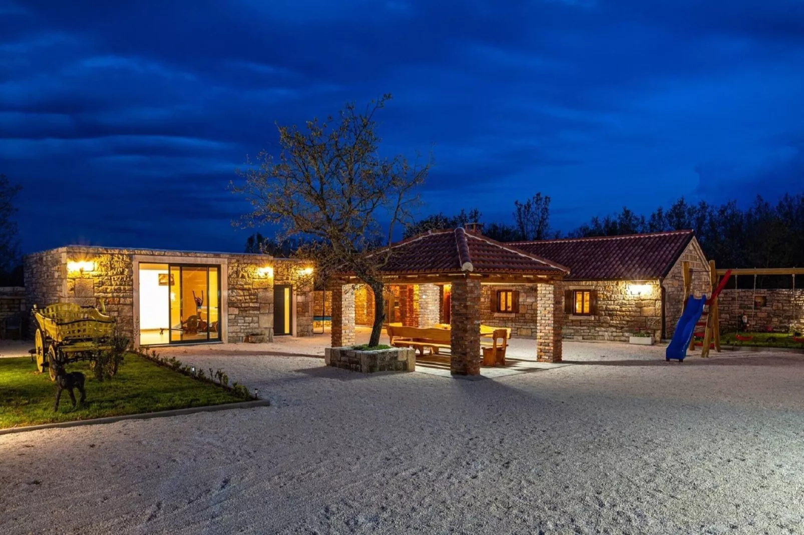 Luxury Villa Escape-Terrace balcony