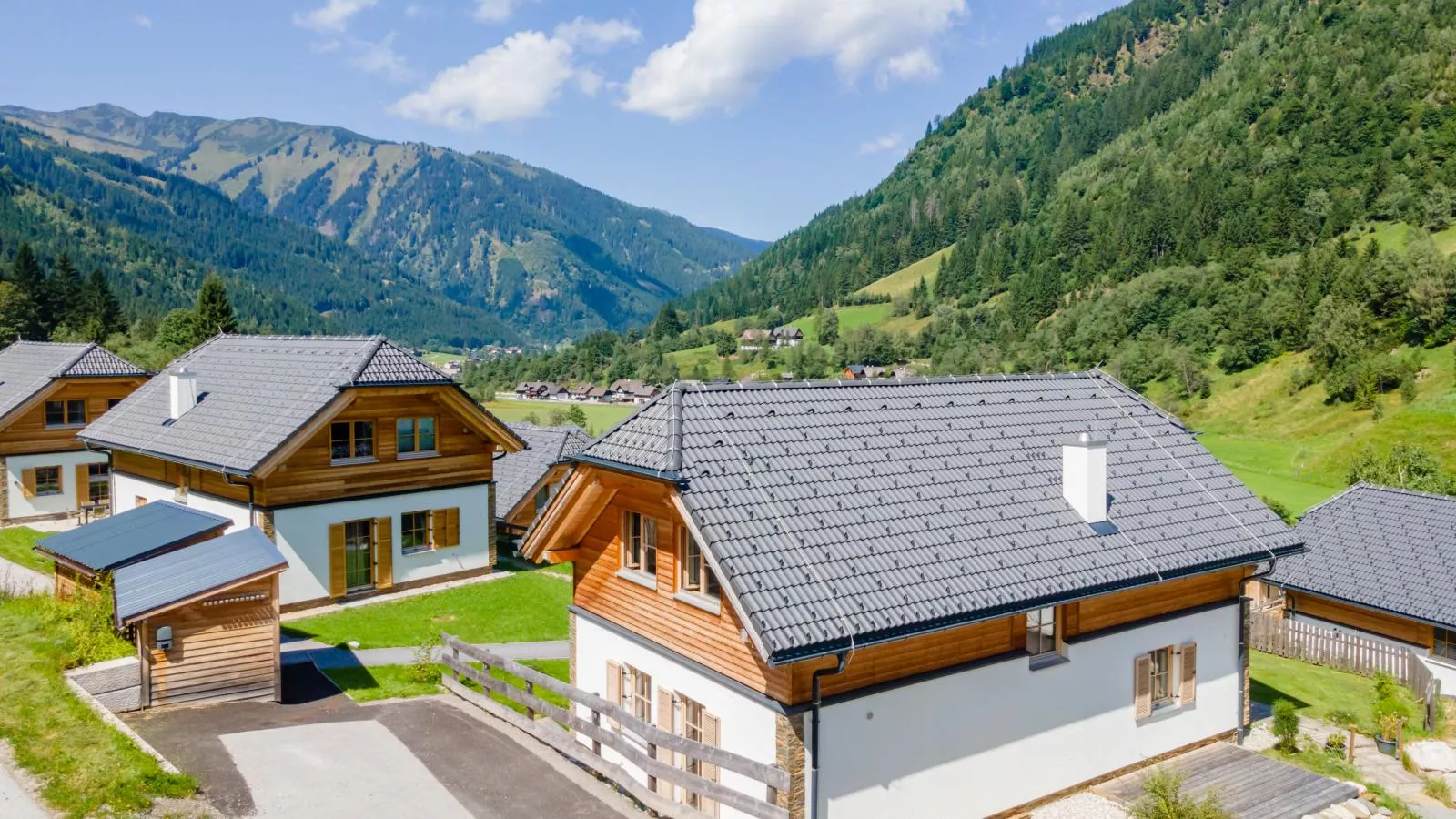 Im grünen Herzen-Exterior in summer