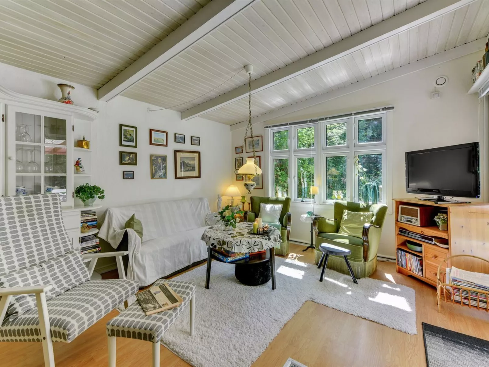 "Deik" - 2km to the fjord-Inside