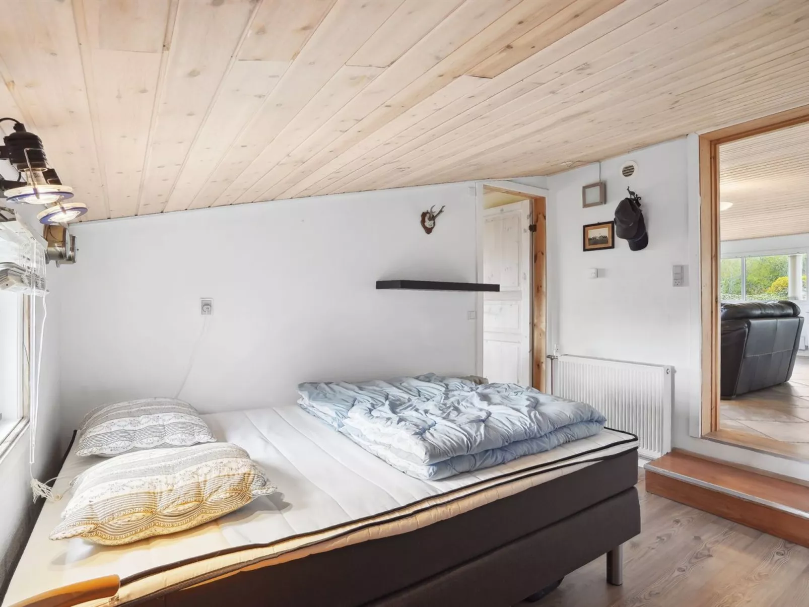 "Annabeth" - 300m to the fjord-Inside