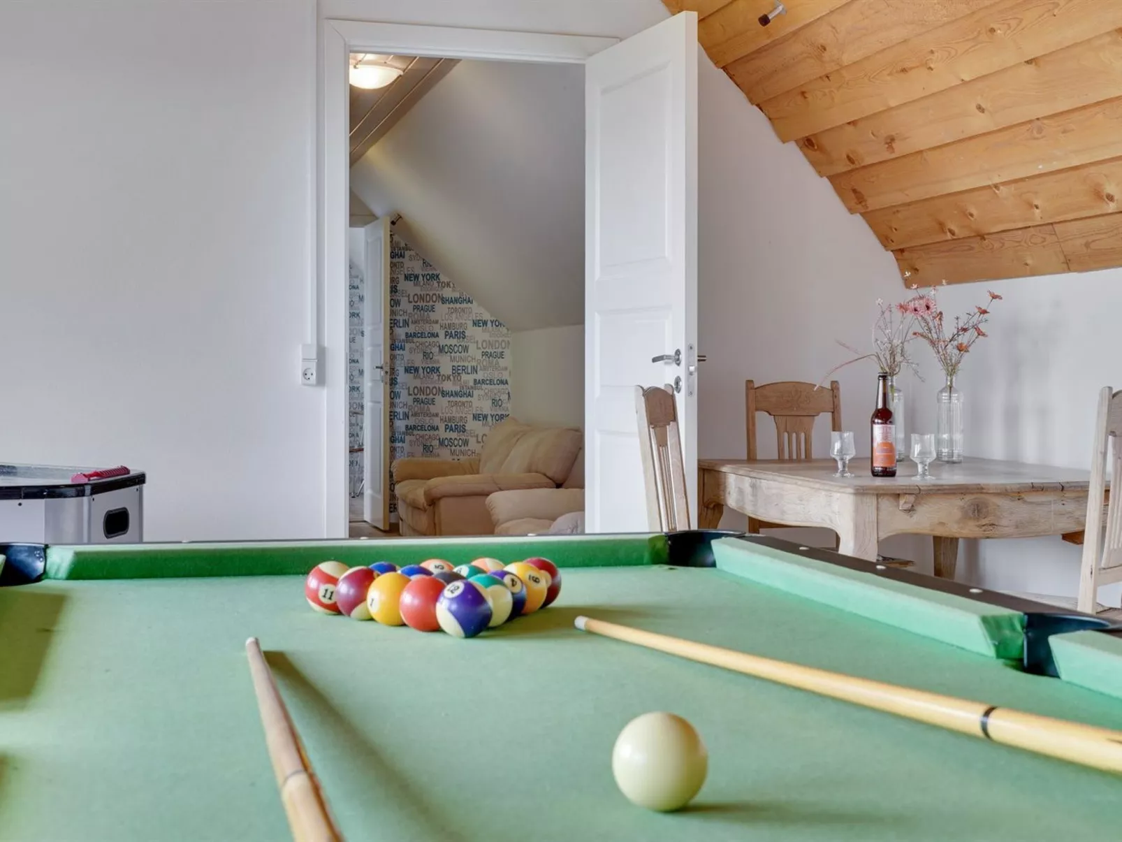 "Markhild" - 300m to the fjord-Drinnen