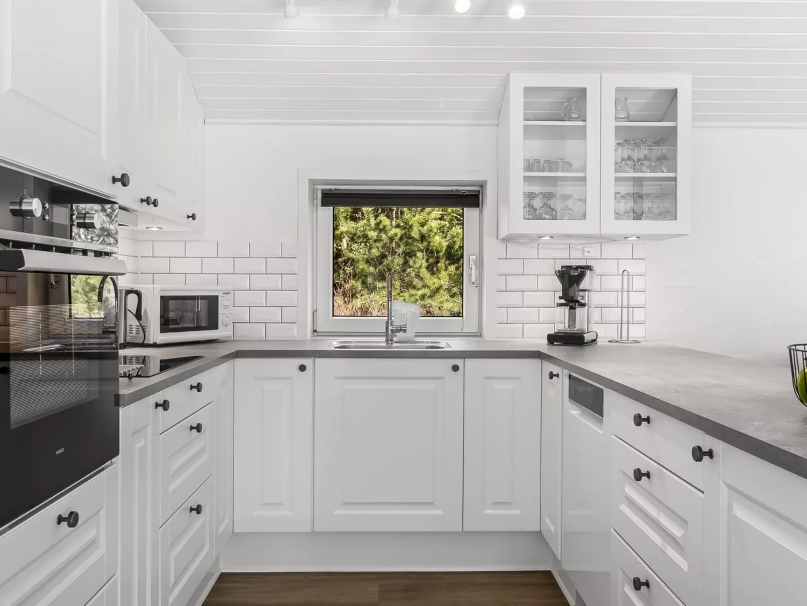 "Cora" - 1km from the sea-Inside