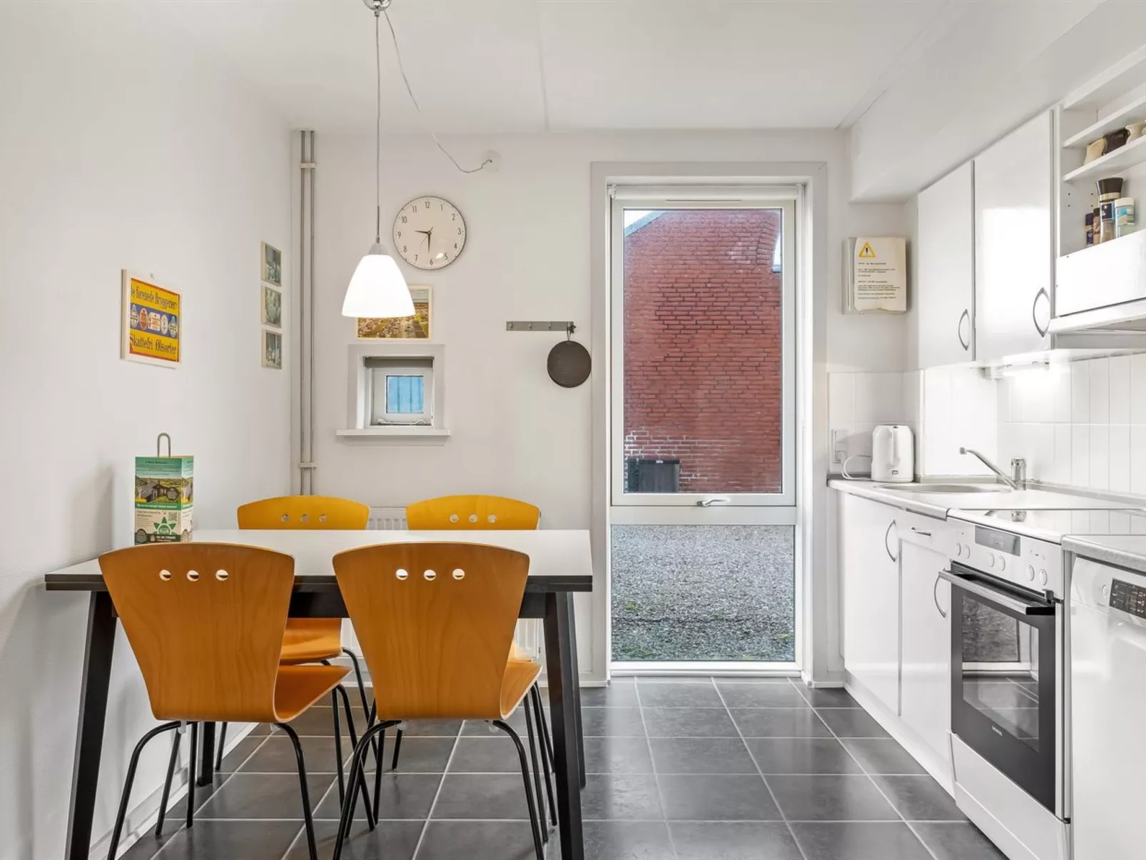 "Edly" - 2.3km from the sea-Drinnen