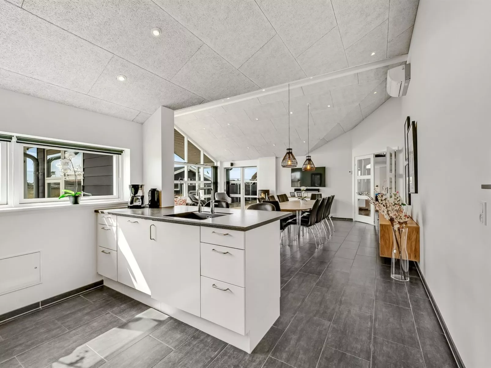 "Ennie" -  from the sea-Inside