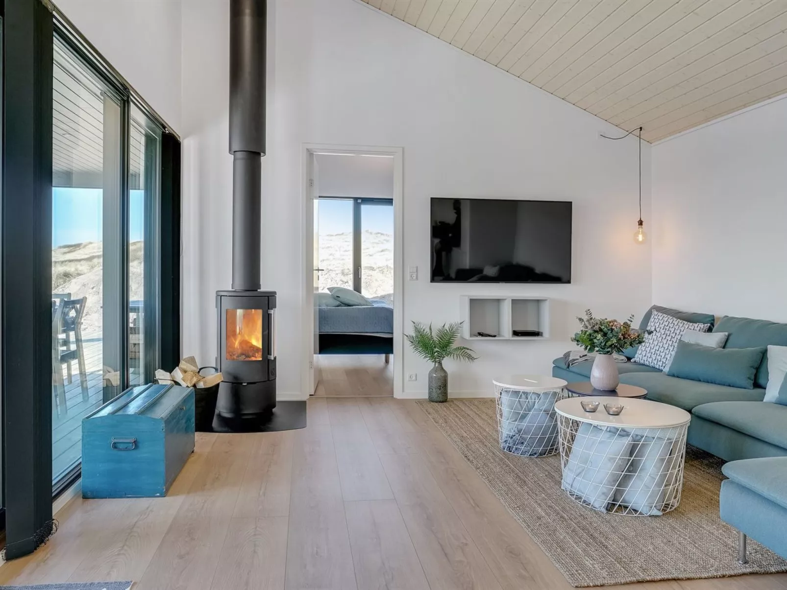 "Aiko" - 50m from the sea-Drinnen