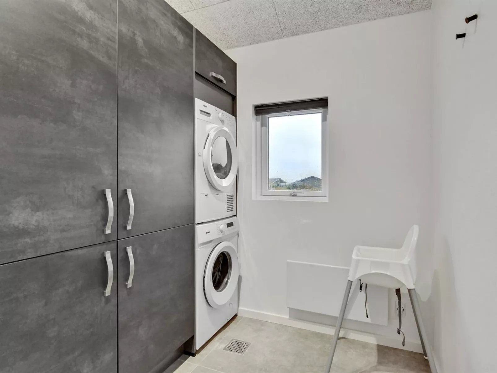 "Tola" - 450m from the sea-Drinnen