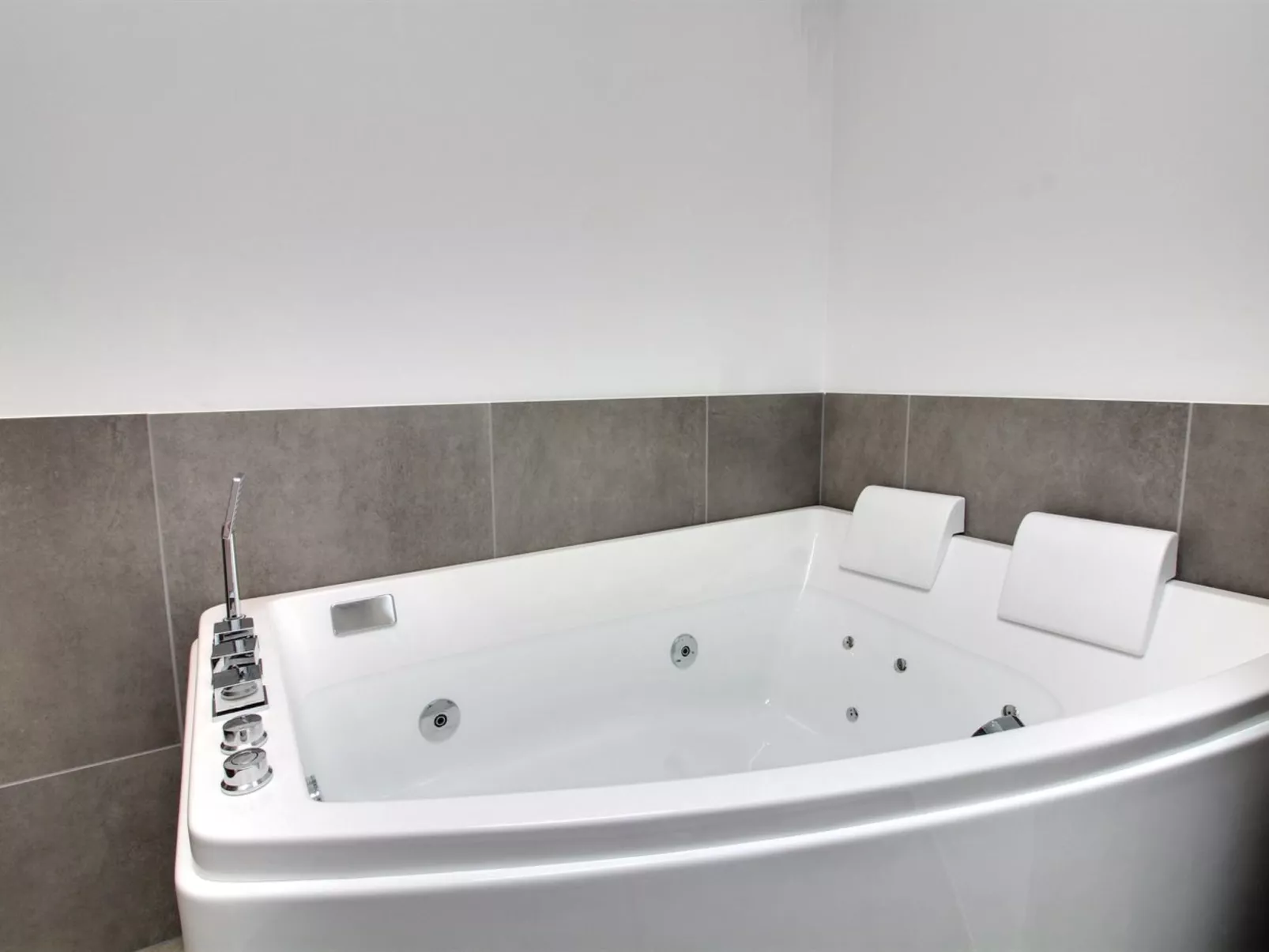 "Anuk" - 2.3km from the sea-Drinnen