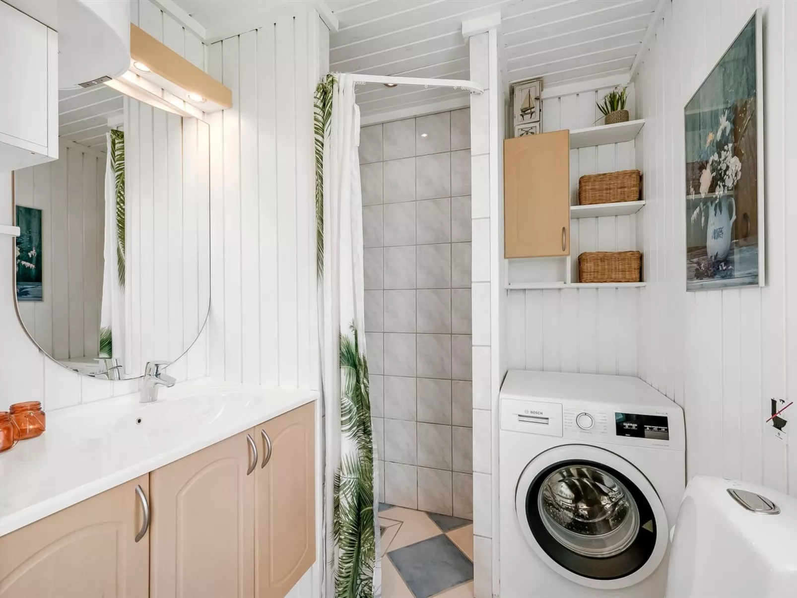 "Raisa" - 200m to the fjord-Inside