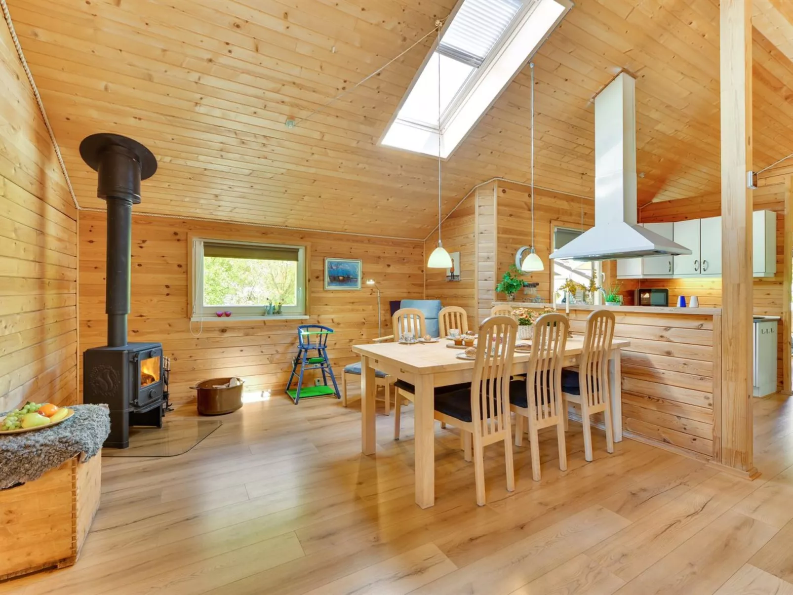 "Jorina" - 700m to the fjord-Dedans