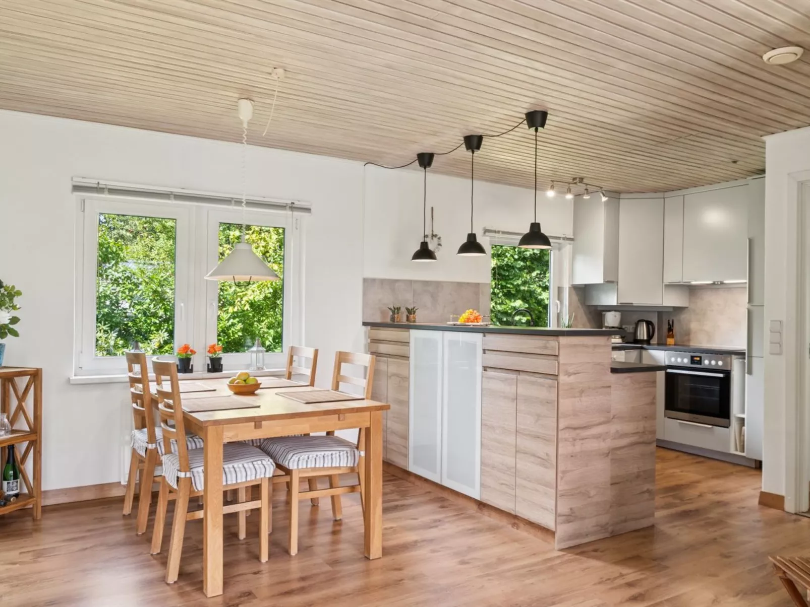 "Merit" - 800m from the sea-Drinnen