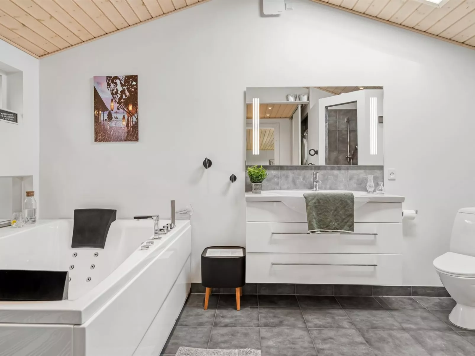 "Ulli" - 1.6km from the sea-Dedans