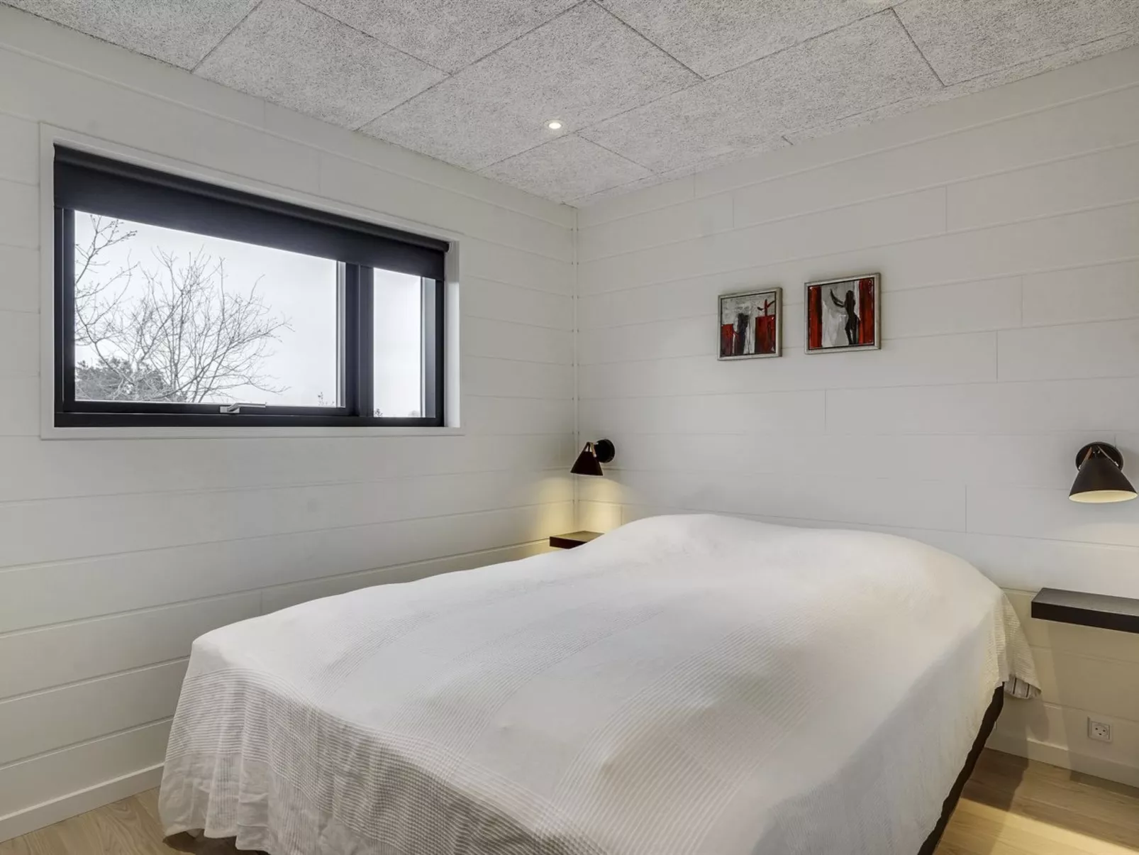 "Jonne" - 200m to the fjord-Drinnen