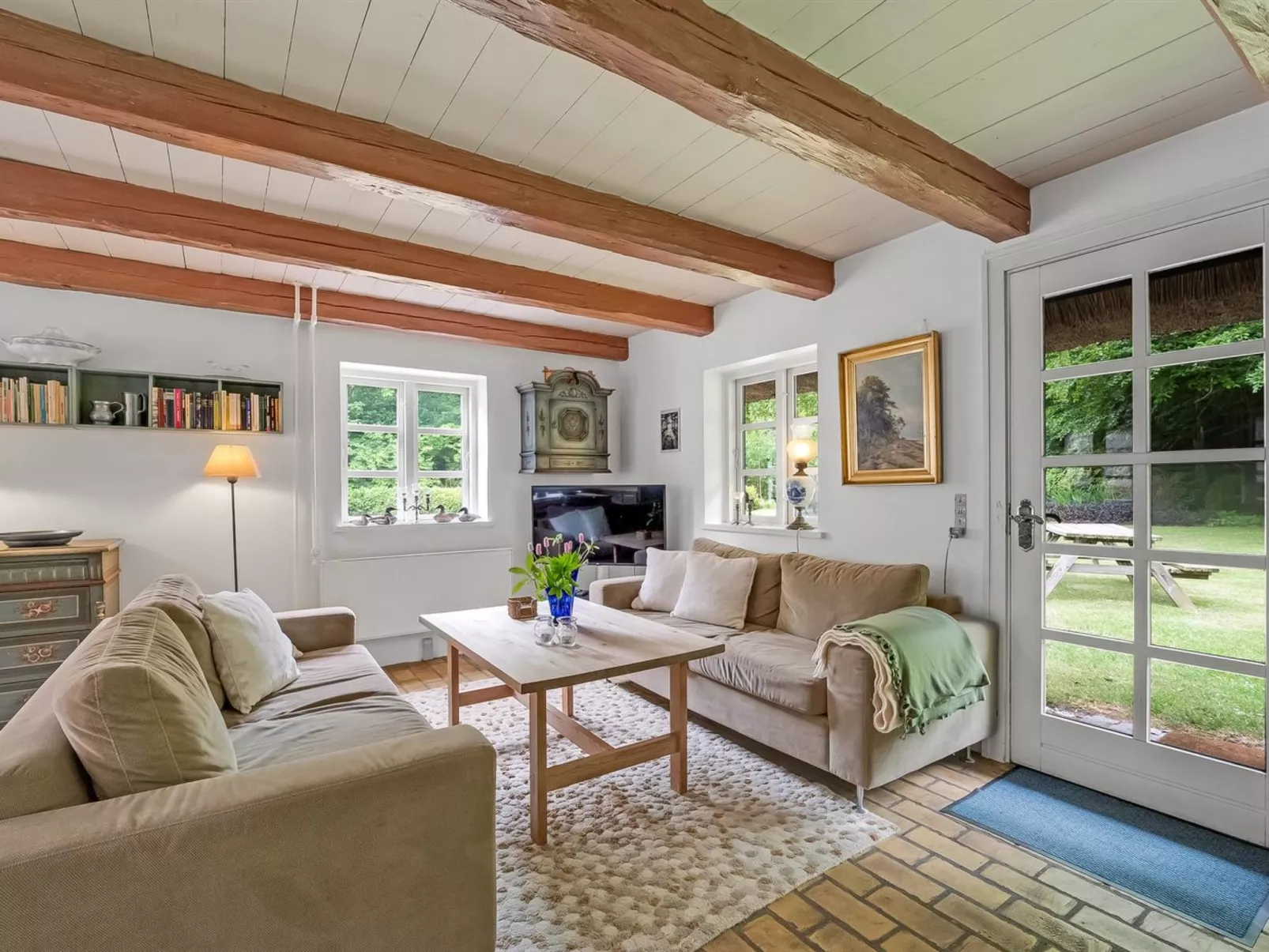 "Tatiane" - 10km from the sea-Inside