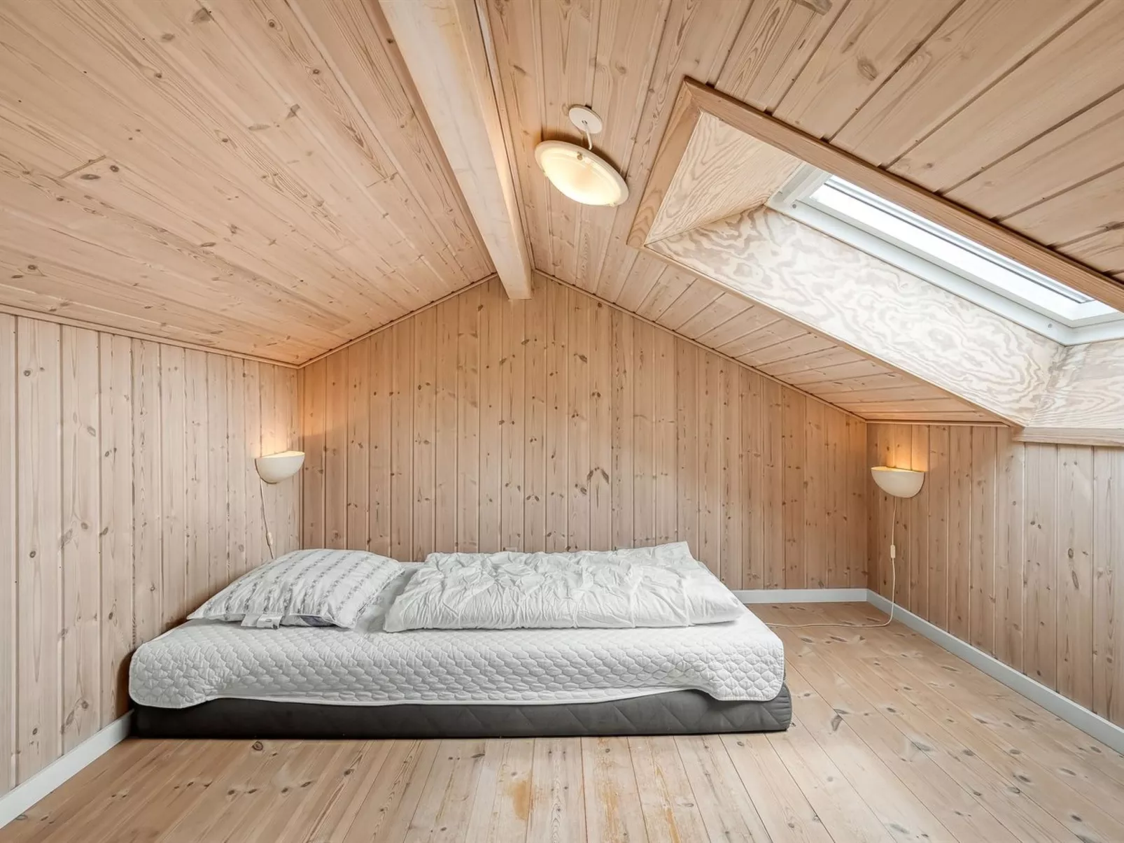 "Aurelie" -  from the sea-Inside