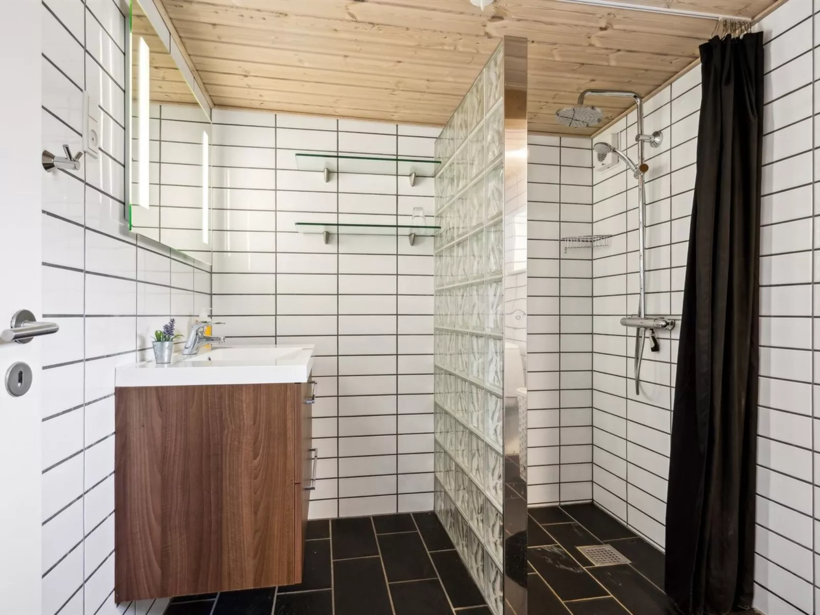 "Thorward" - 100m from the sea-Dedans