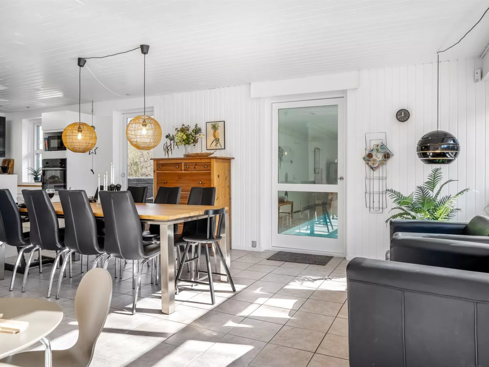 "Karmen" - 250m to the fjord-Inside