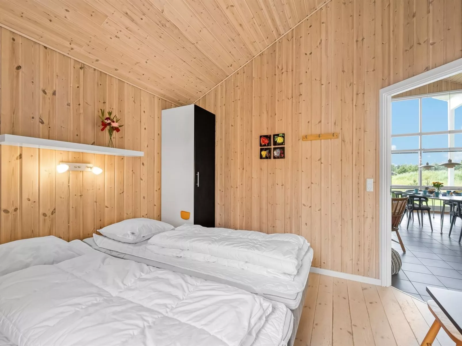 "Felicita" -  from the sea-Dedans