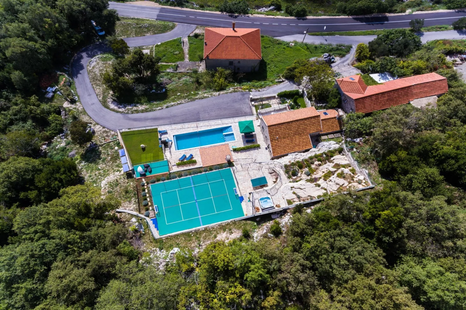 Villa Falcon Rook - Four-Bedroom Villa with Terrace and Swimming Pool-Vue