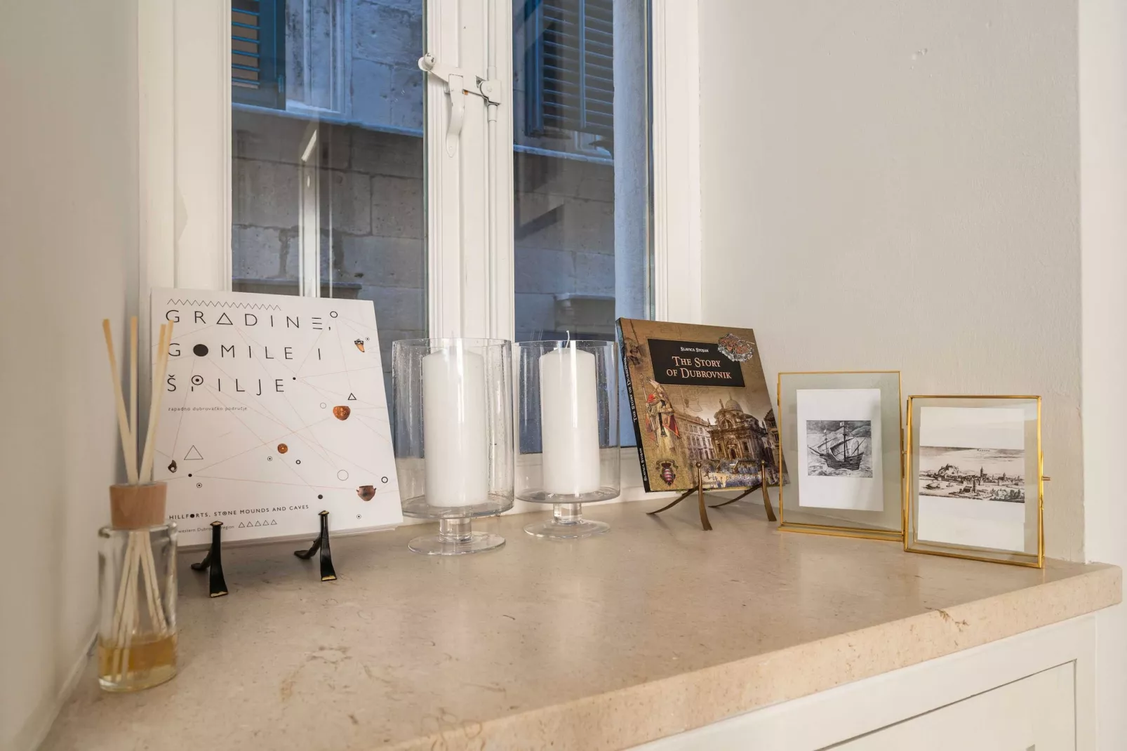 Guest House Lumin - Twin Room with City View (Third Floor) (BR3)-Indoor