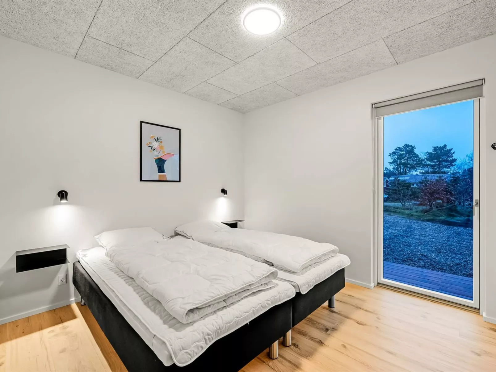 "Liutulf" - 350m to the fjord-Dedans