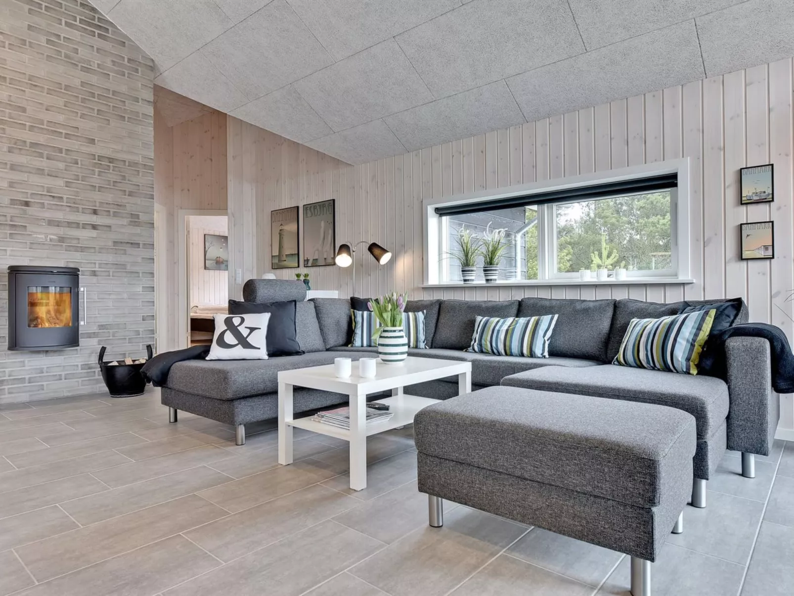 "Hwithoveth" - 1.4km from the sea-Dedans