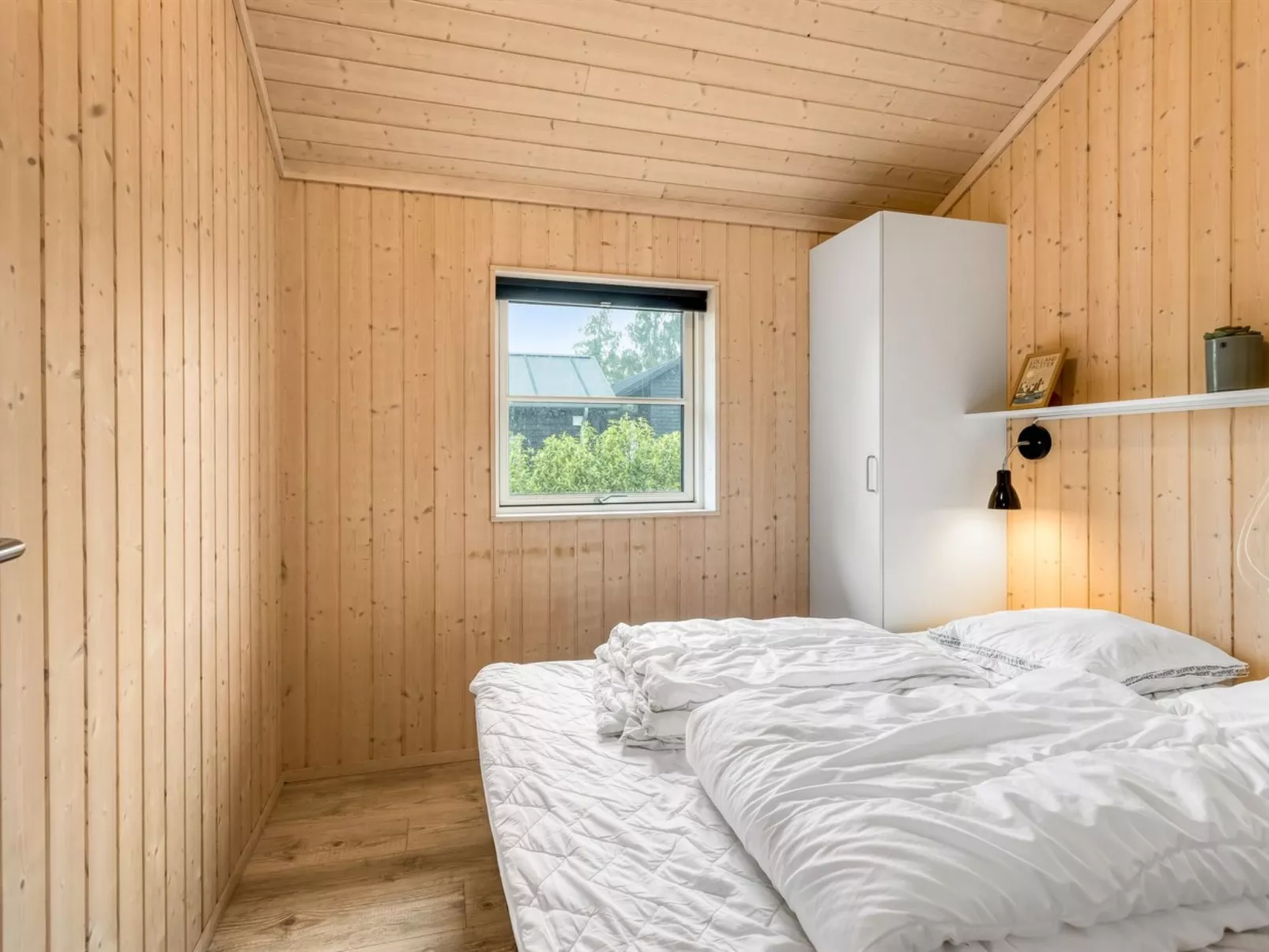 "Bernadine" - 500m from the sea-Dedans