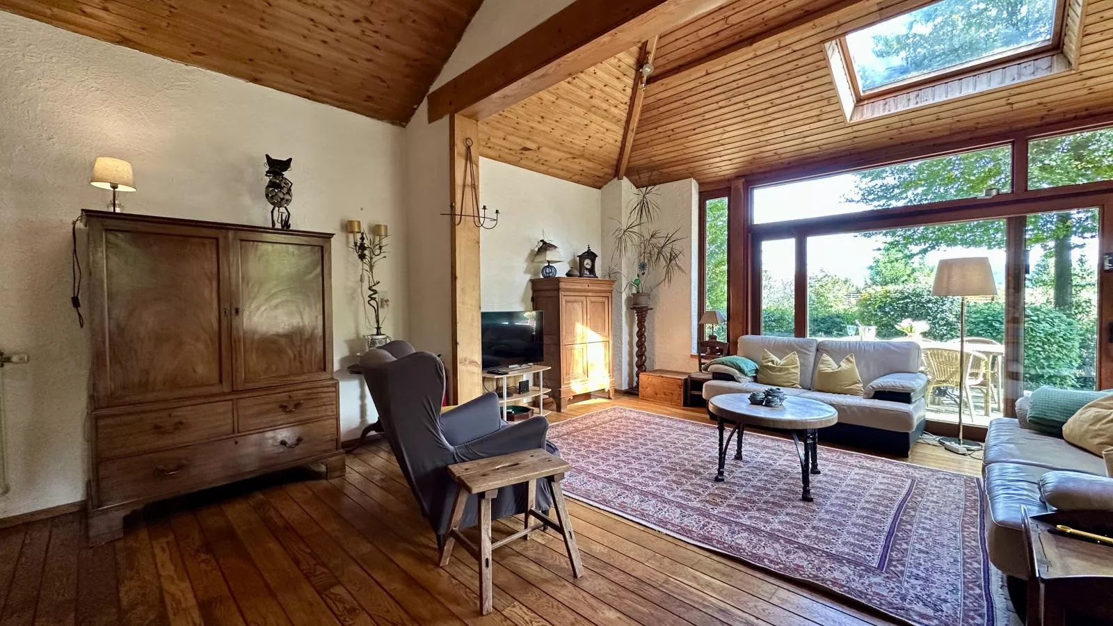 Boogie House-Living room