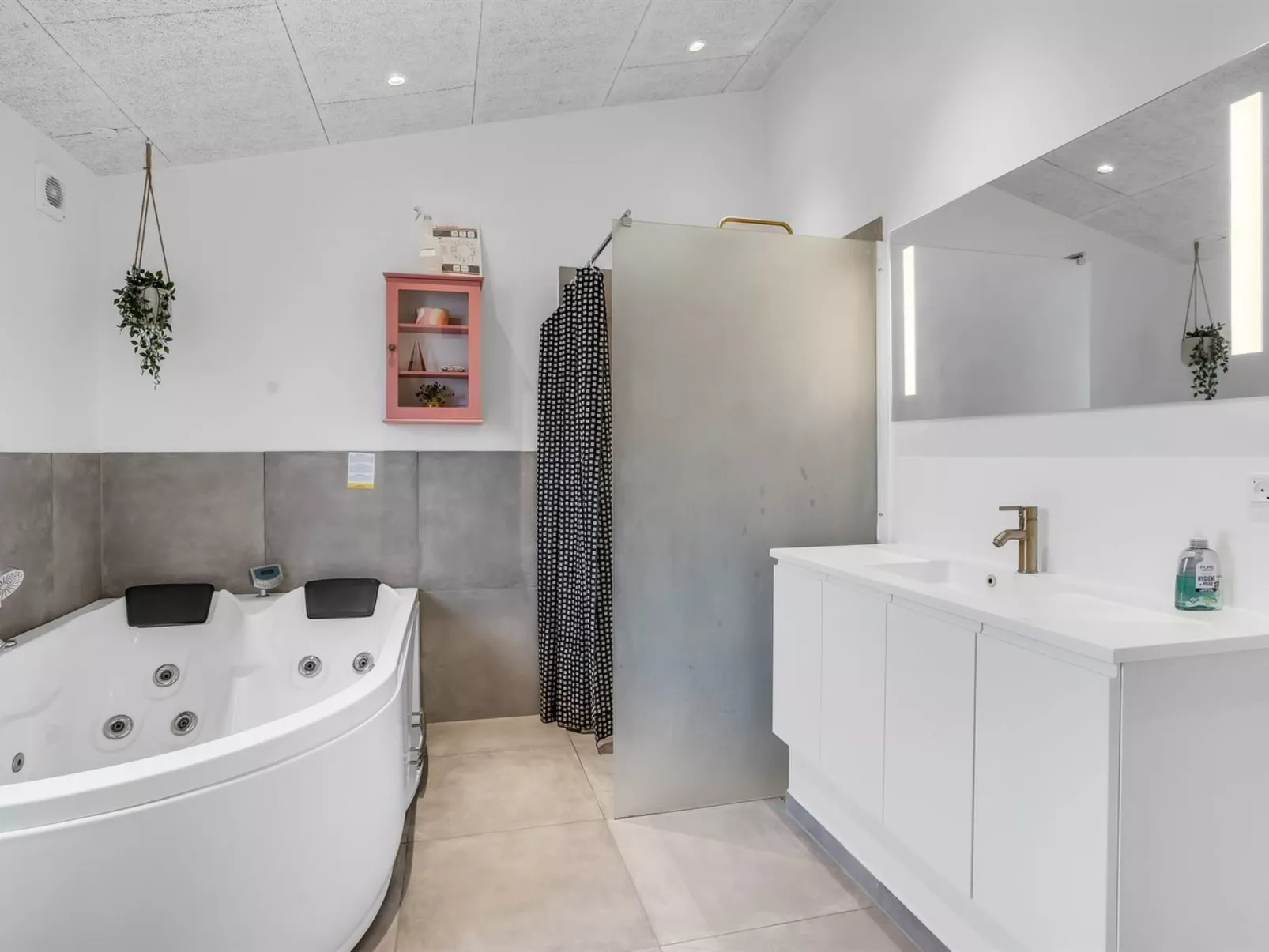 "Fin" - 150m from the sea-Dedans