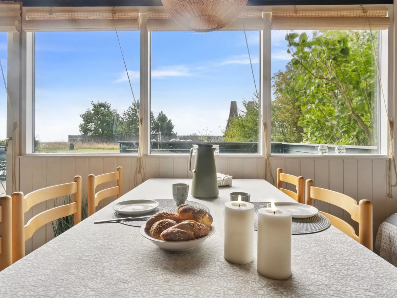 "Joon" - 100m from the sea-Drinnen