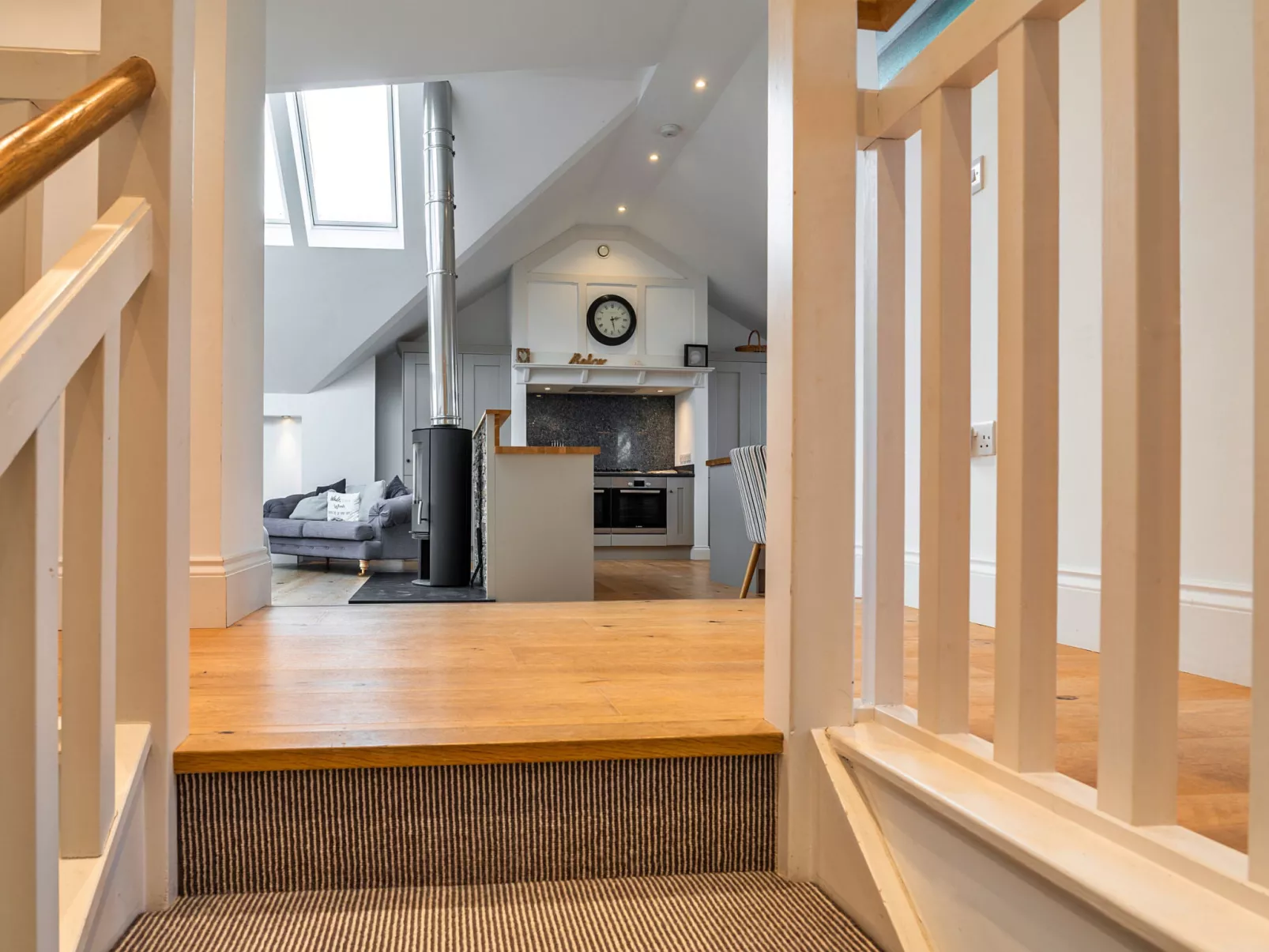 Dingles Cottage-Drinnen