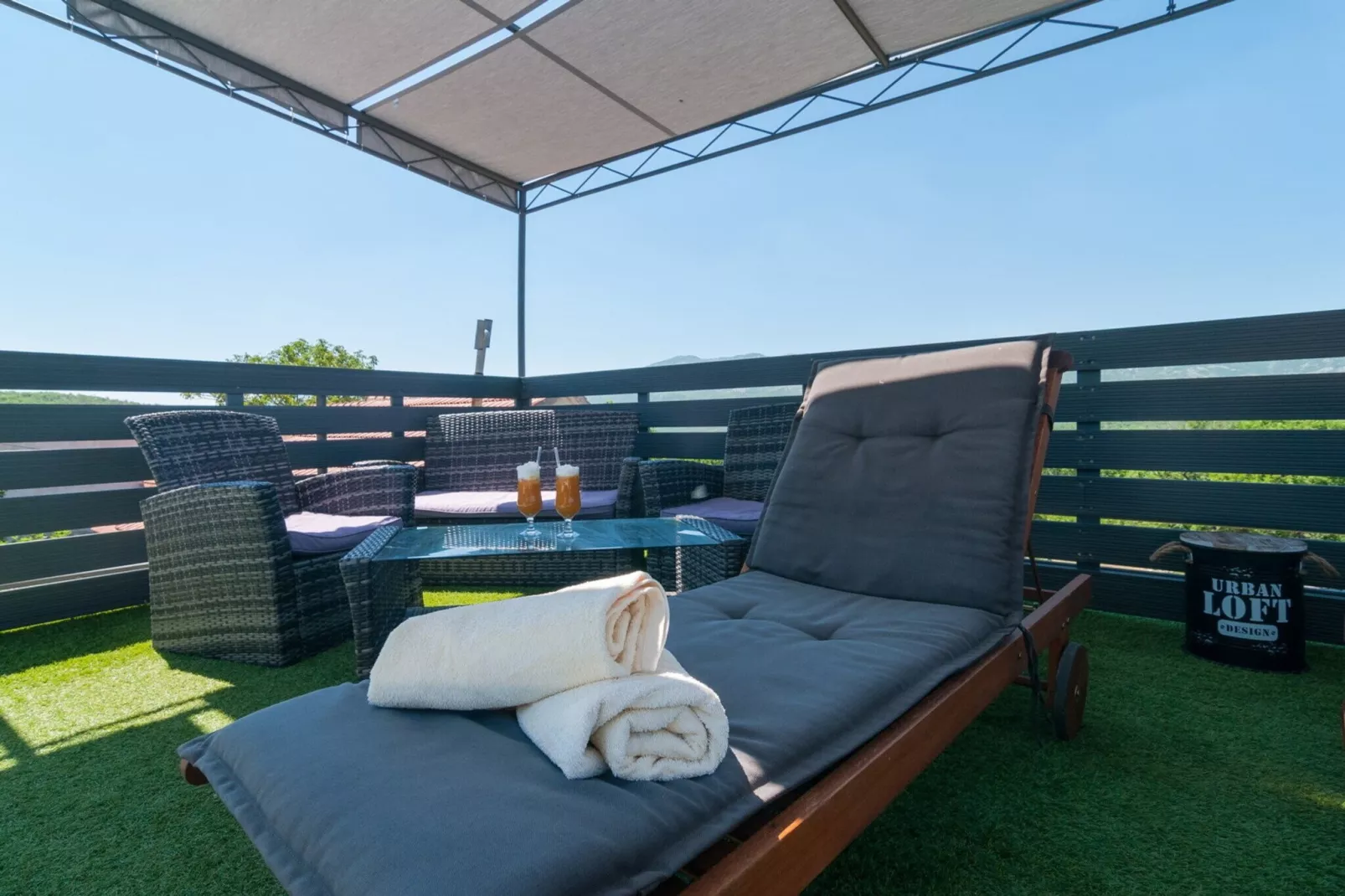 Five-Bedroom Home-Schwimmbad