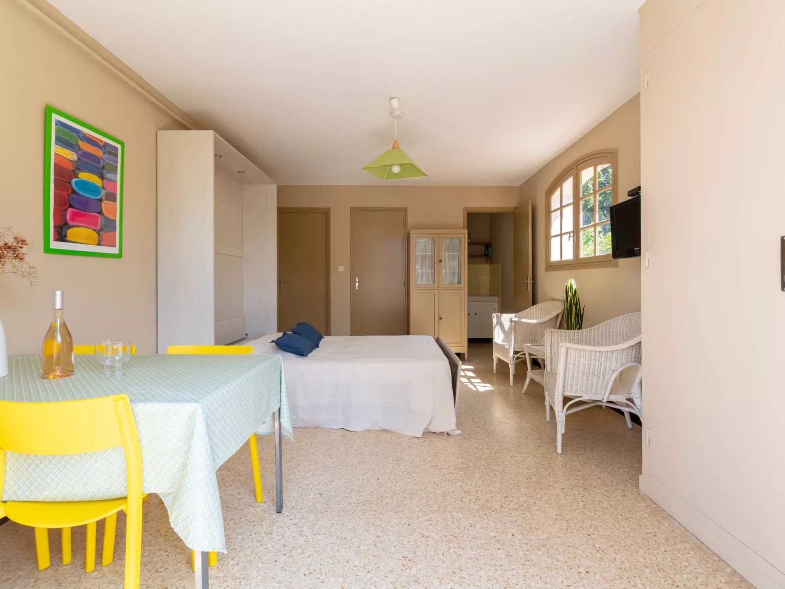 L'Ayguade-Inside